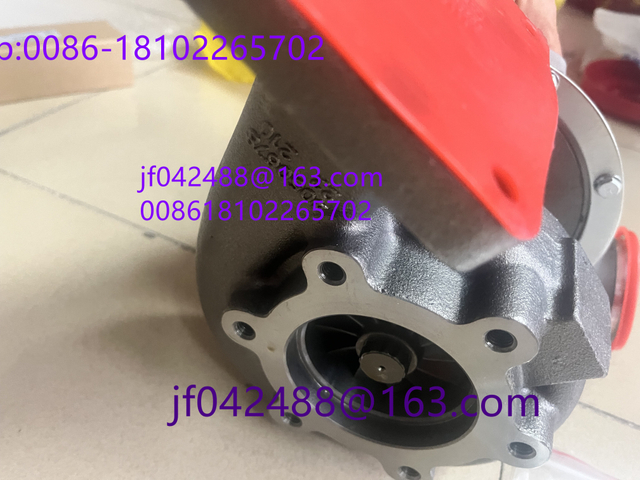 Piezas de Kubota V2607 V3300 V3300-E2B V3300-DI V3300-DI-T V3800-DI-E2B V3800-DI-E3B Z482 Turbocompresor